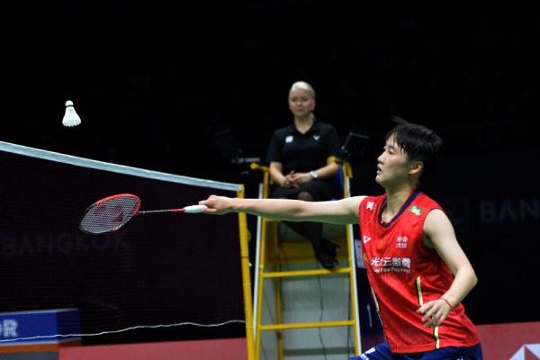 围却显得异 围却显得异