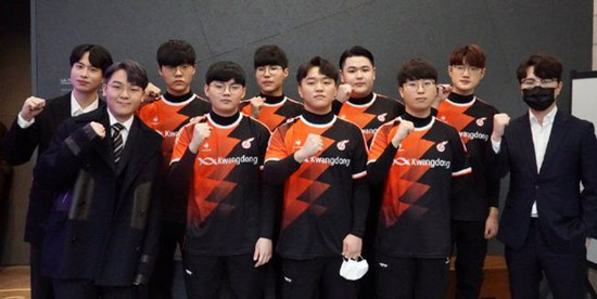 阿尔瓦雷斯 阿尔瓦雷斯