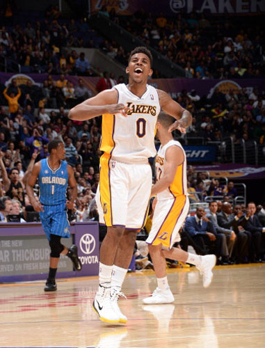 前场任意球 前场任意球